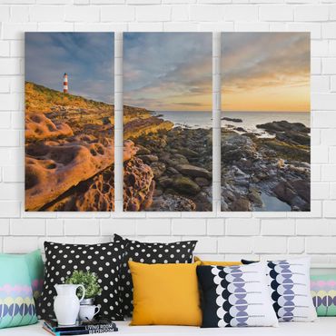 Canvas schilderijen - 3-delig Tarbat Ness Lighthouse And Sunset At The Ocean