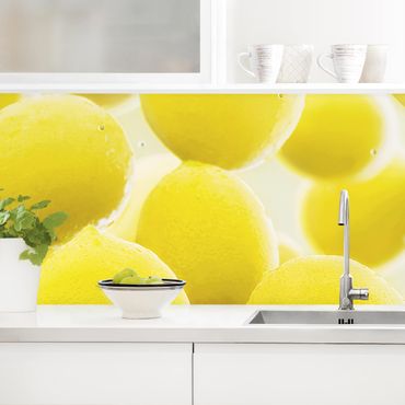 Keukenachterwanden Lemons In Water