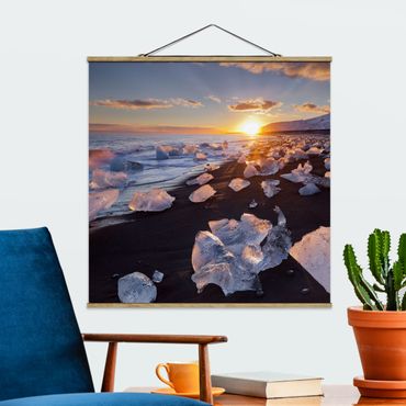 Stoffen schilderij met posterlijst Chunks Of Ice On The Beach Iceland