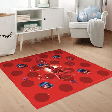 Vinyl tapijt - Miraculous Ladybug On Red Dots
