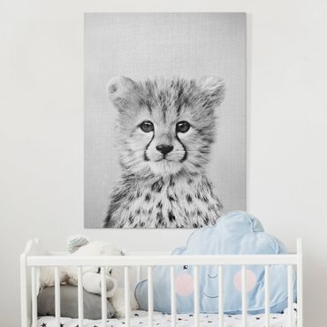 Leinwandbild - Baby Gepard Gino Schwarz Weiß - Hochformat 3:4