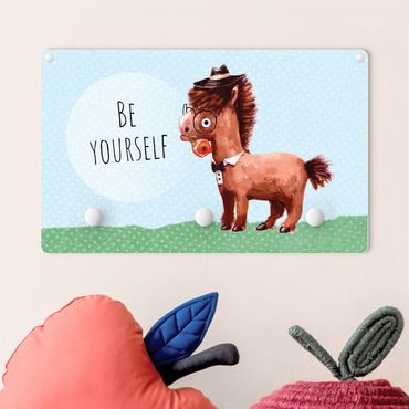 Wandkapstokken voor kinderen Bespectacled Pony With Text Be Yourself