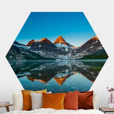 Hexagon Behang Mountain Landscape At Lake Magog In Canada