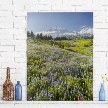 Canvas schilderijen Mountain Meadow With Flowers In Front Of Mt. Rainier