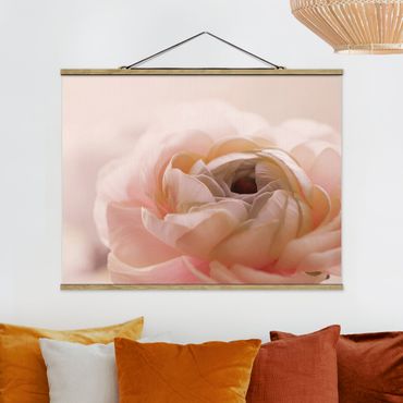 Stoffen schilderij met posterlijst Focus On Light Pink Flower