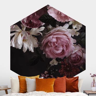 Hexagon Behang Pink Flowers On Black Vintage