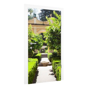 Deur behang Garden Path In The Alhambra