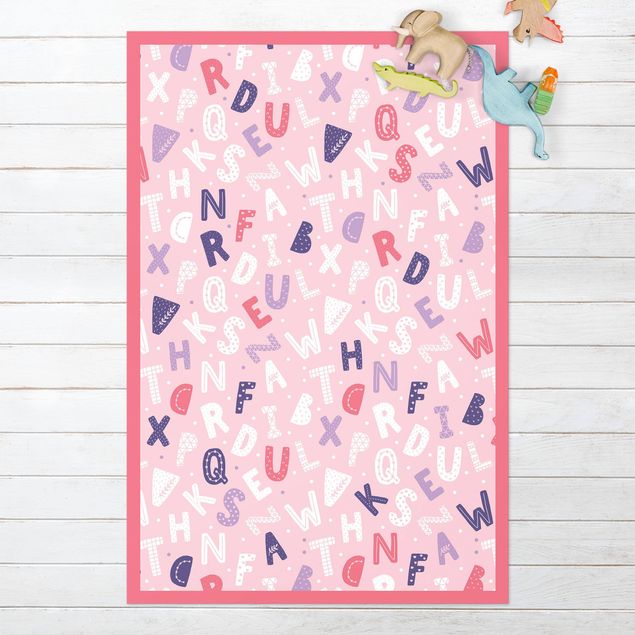balkon tapijt Alphabet With Hearts And Dots In Light Pink With Frame