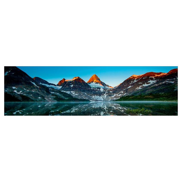 Keukenachterwanden Mountain Landscape At Lake Magog In Canada