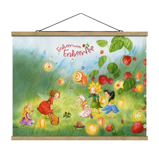 Stoffen schilderij met posterlijst Little Strawberry Strawberry Fairy - Lanterns