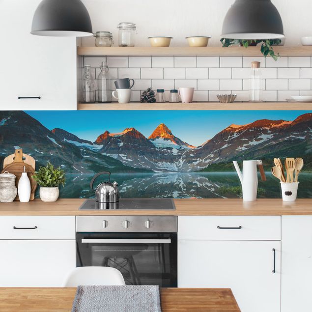 Achterwand voor keuken Mountain Landscape At Lake Magog In Canada