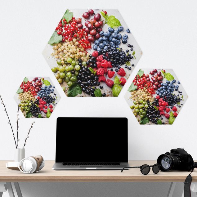 Hexagons Aluminium Dibond schilderijen Mixture Of Berries On Metal