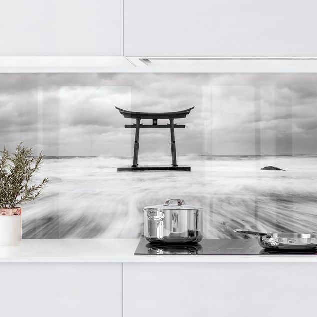 Achterwand voor keuken steden en skylines Japanese Torii In The Ocean