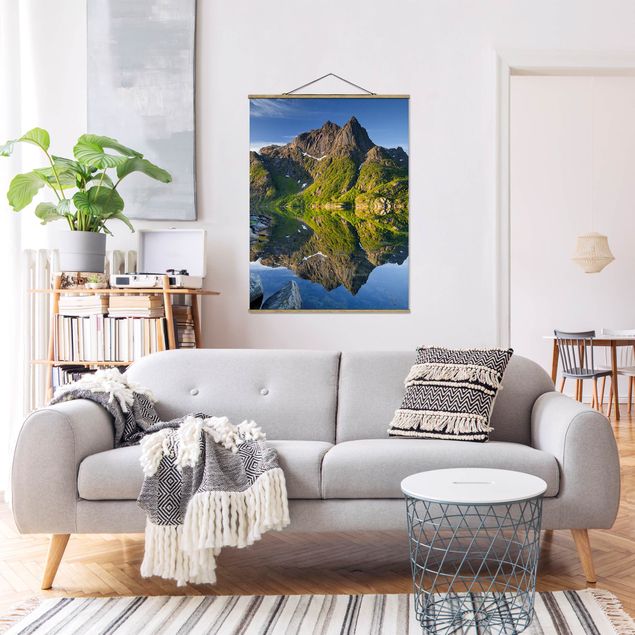Stoffen schilderij met posterlijst Mountain Landscape With Water Reflection In Norway