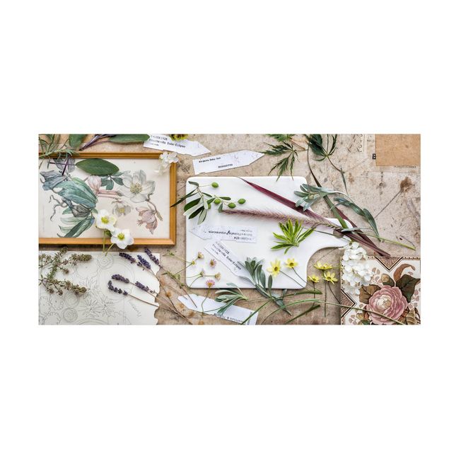 beige tapijt Flowers And Garden Herbs Vintage