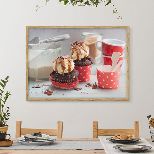 Ingelijste posters Vintage Cupcakes With Ice Cream