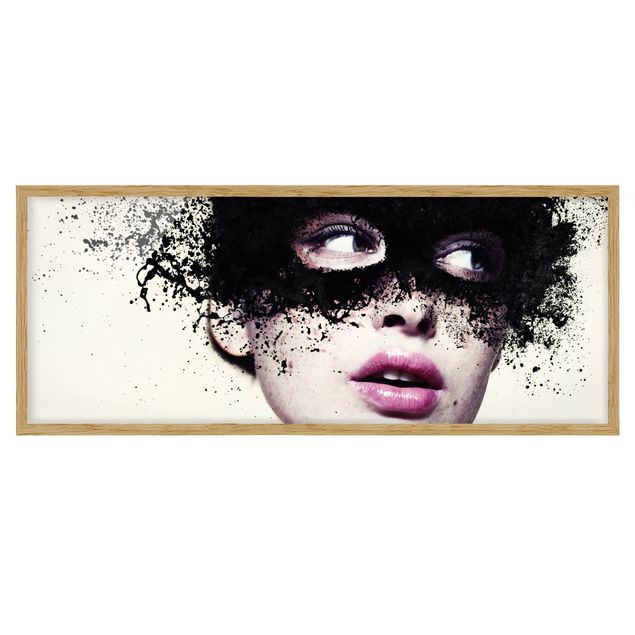 Ingelijste posters The girl with the black mask
