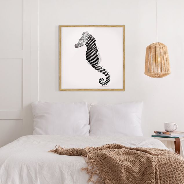 Ingelijste posters Seahorse With Zebra Stripes