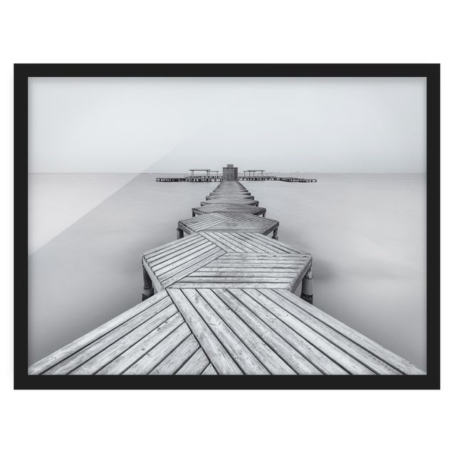Ingelijste posters Wooden Pier In Black And White