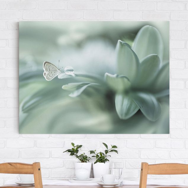 Canvas schilderijen Butterfly And Dew Drops In Pastel Green