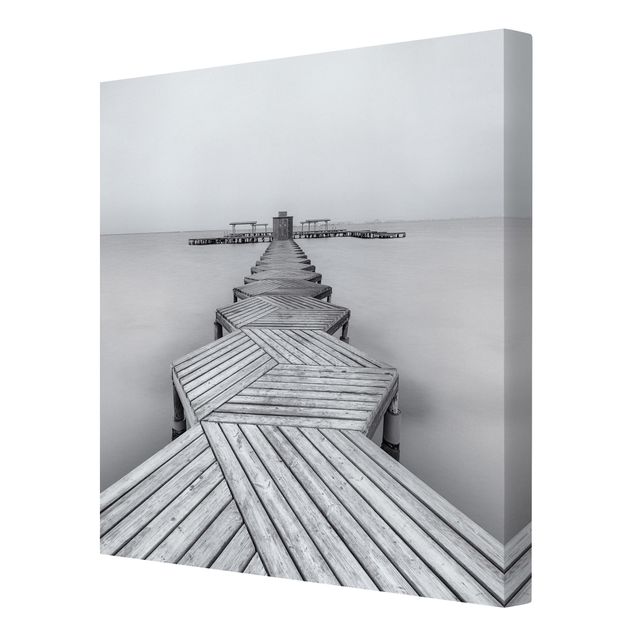 Canvas schilderijen Wooden Pier In Black And White