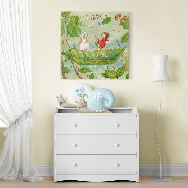 Canvas schilderijen Little Strawberry Strawberry Fairy - Trampoline