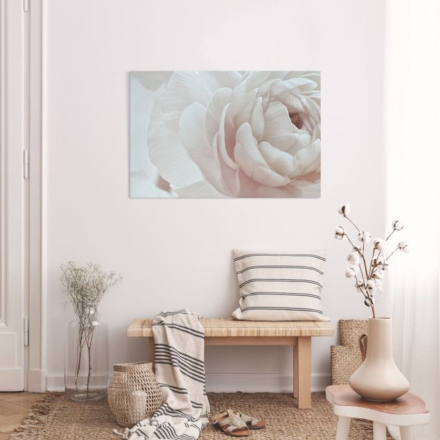 Canvas schilderijen White Flower In An Ocean Of Flowers