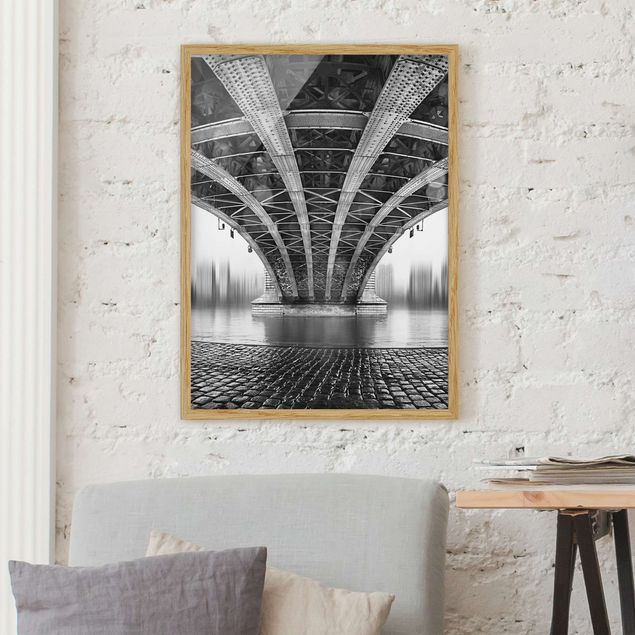 Ingelijste posters Under The Iron Bridge