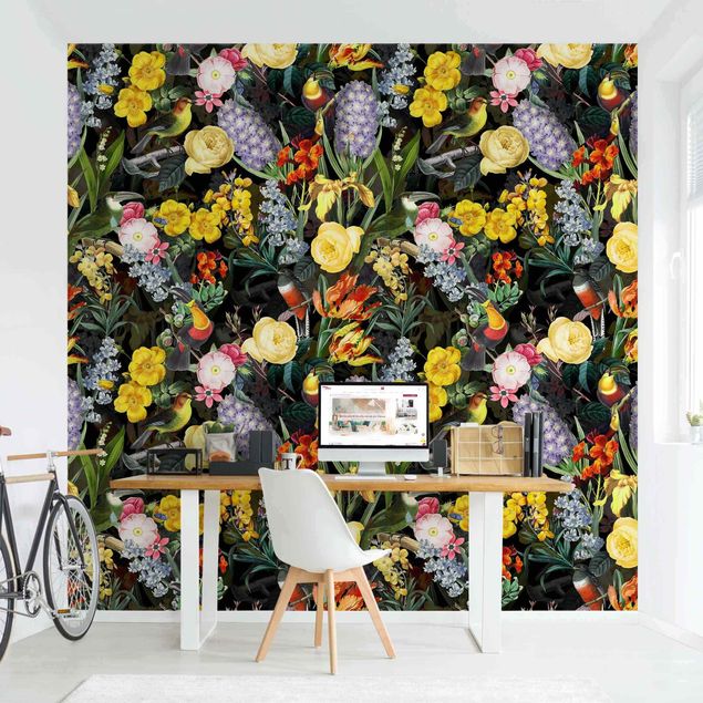 Patroonbehang Flowers With Colourful Tropical Birds