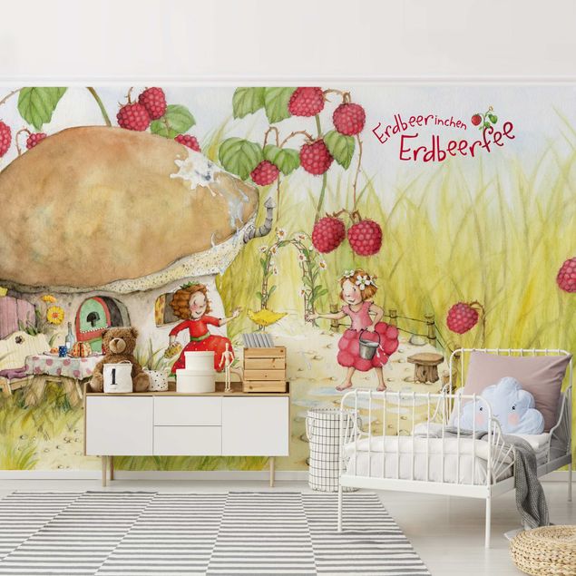 Fotobehang Little Strawberry Strawberry Fairy - Under The Raspberry Bush