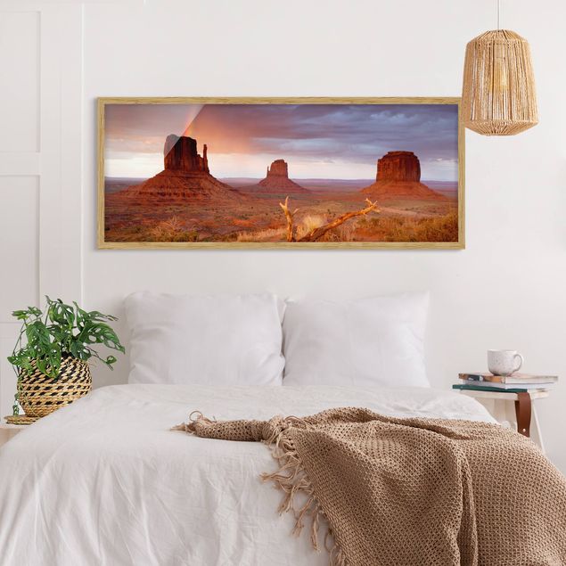 Ingelijste posters Monument Valley At Sunset
