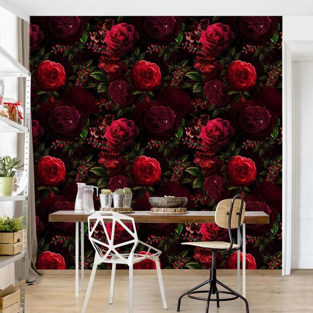 Patroonbehang Red Roses In Front of Black