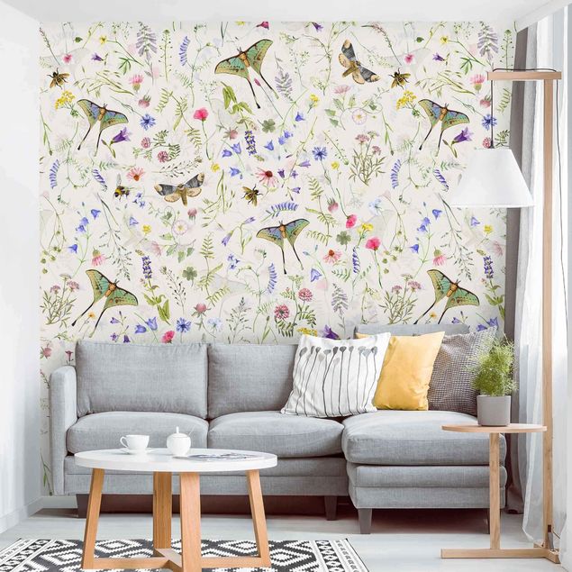 Patroonbehang Butterflies With Flowers On Cream Colour