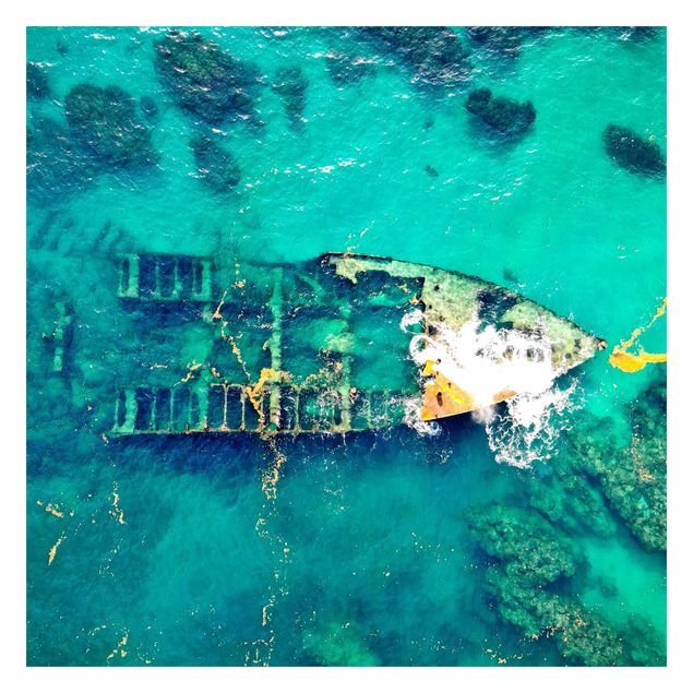Fotobehang Top View Ship Wreck In The Ocean