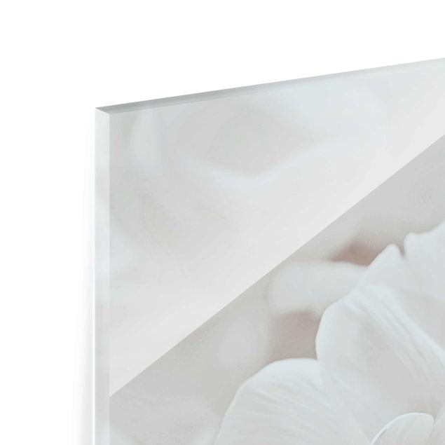 Glasschilderijen White Flower In An Ocean Of Flowers