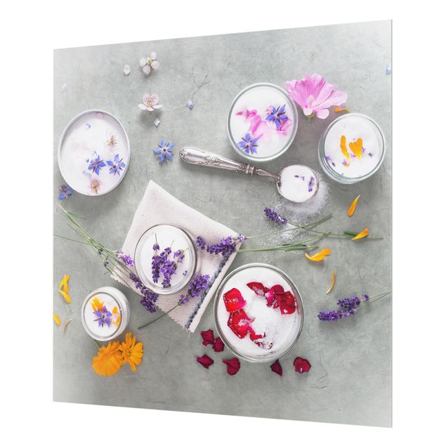 Spatscherm keuken Edible Flowers With Lavender Sugar
