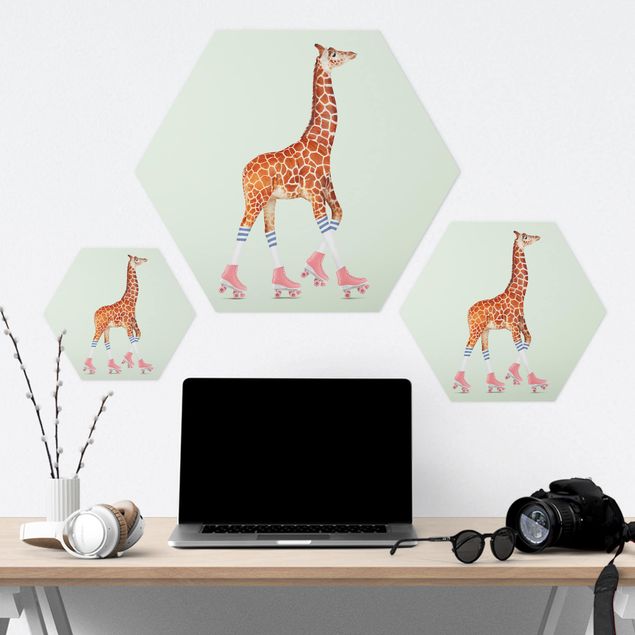 Hexagons Forex schilderijen Giraffe With Roller Skates