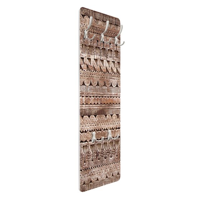 Wandkapstokken houten paneel Old Ornate Moroccan Wooden Door In Essaouria
