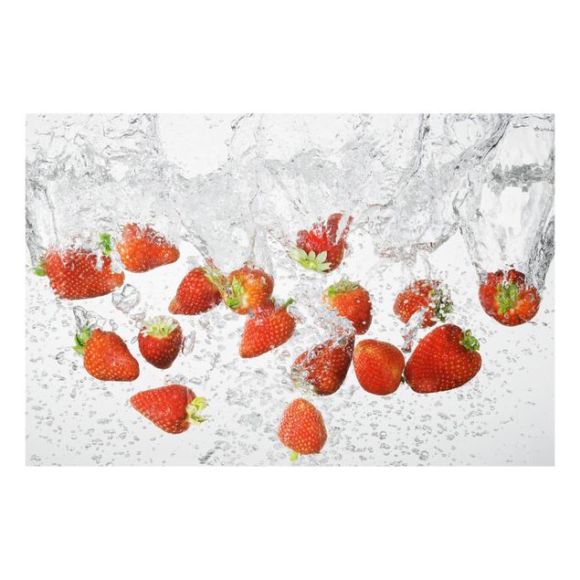 Spatscherm keuken Fresh Strawberries In Water