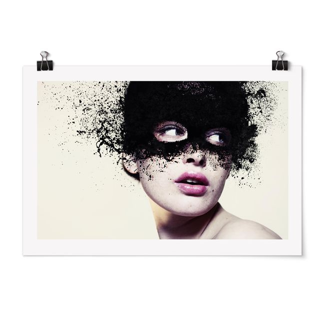 Posters The girl with the black mask