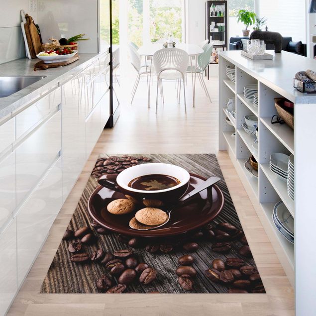 bruin tapijt Coffee Mugs With Coffee Beans