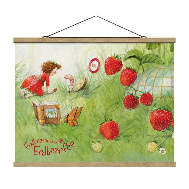 Stoffen schilderij met posterlijst Little Strawberry Strawberry Fairy- With Worm Home
