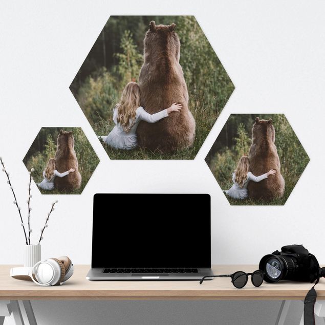 Hexagons Forex schilderijen Girl With Brown Bear