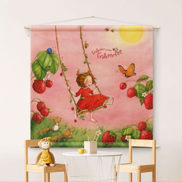 wandtapijten modern The Strawberry Fairy - Tree Swing