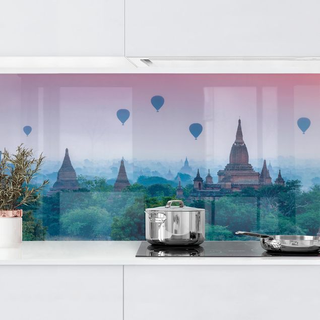 Achterwand voor keuken steden en skylines Hot-Air Balloon Above Temple Complex