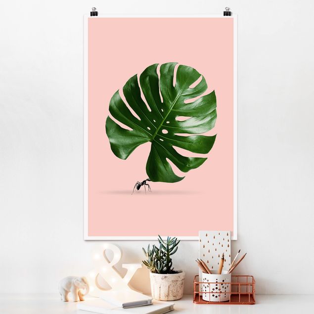 Posters Ant With Monstera Leaf