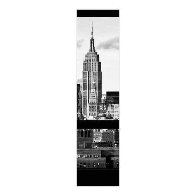 Schuifgordijnen Windows Overlooking New York Skyline Black And White