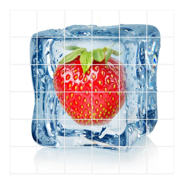 Tegelstickers Strawberry In Ice Cube