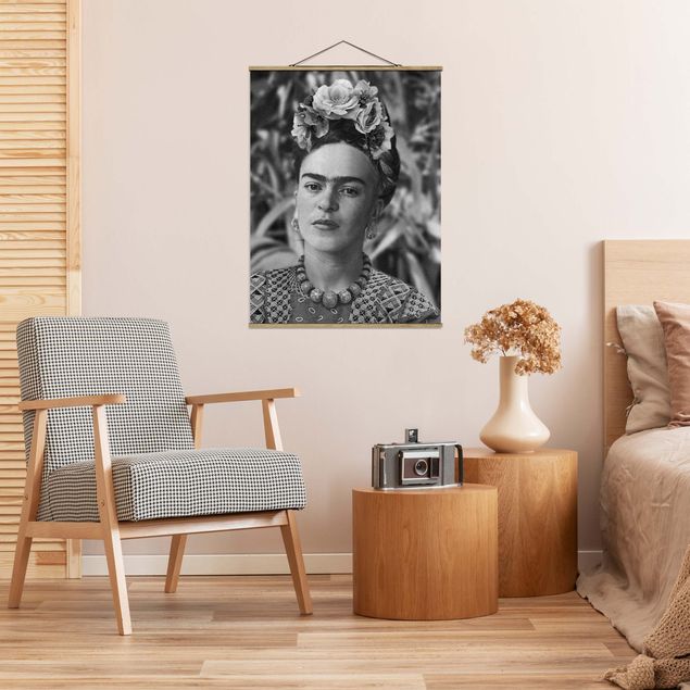Stoffen schilderij met posterlijst - Frida Kahlo Photograph Portrait With Flower Crown