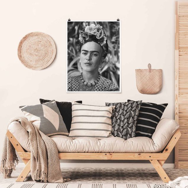 Poster - Frida Kahlo Foto Portrait mit Blumenkrone - Hochformat 3:4